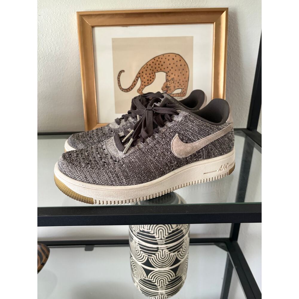 Nike Air Force 1 Flyknit Low Womens 7 Gray Gum Sole Sneakers